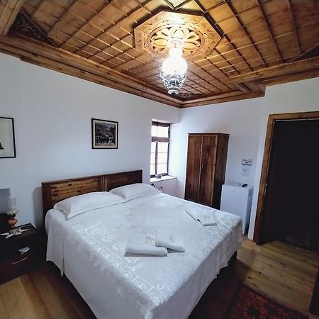 Guest House J.Prifti เบราท ภายนอก รูปภาพ