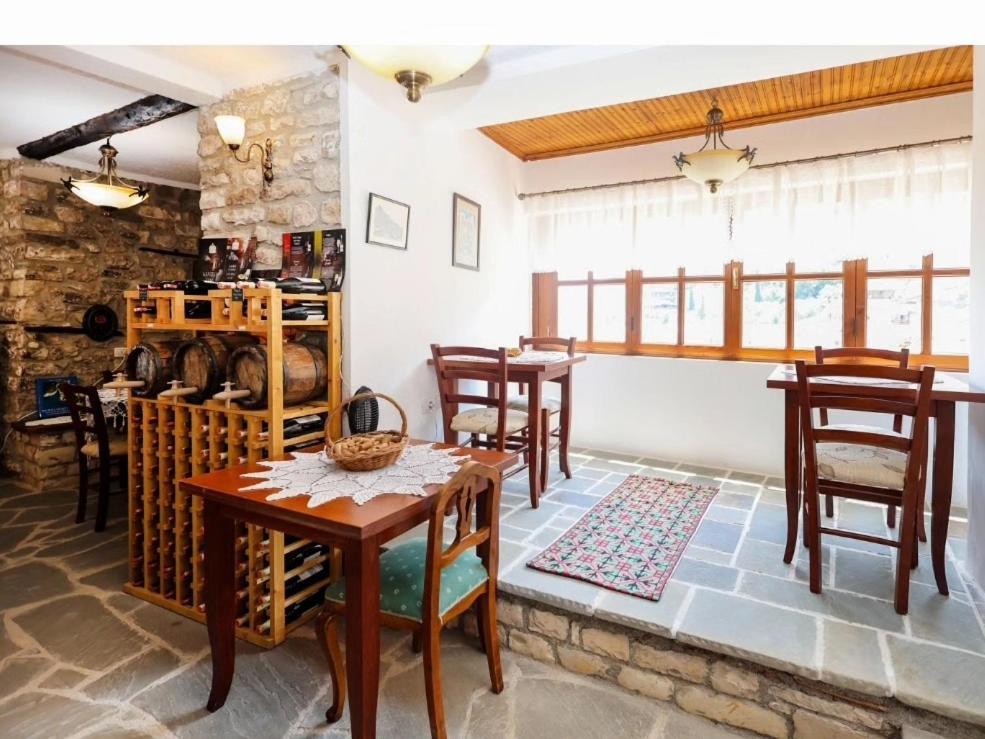 Guest House J.Prifti เบราท ภายนอก รูปภาพ