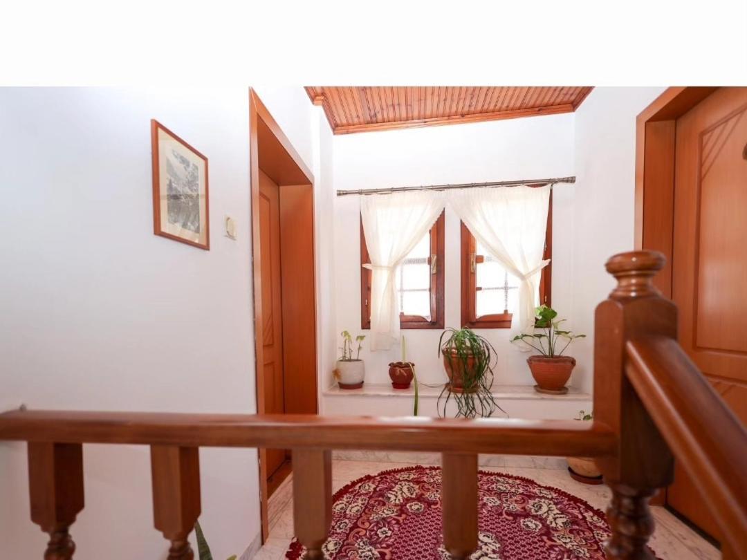 Guest House J.Prifti เบราท ภายนอก รูปภาพ