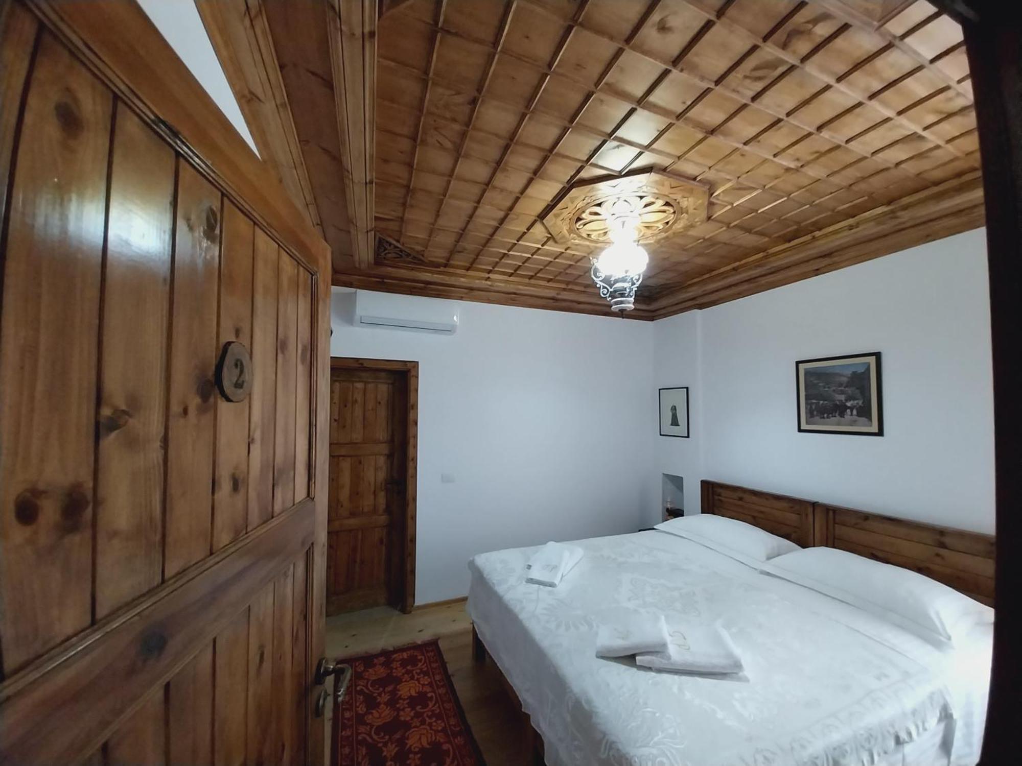 Guest House J.Prifti เบราท ภายนอก รูปภาพ