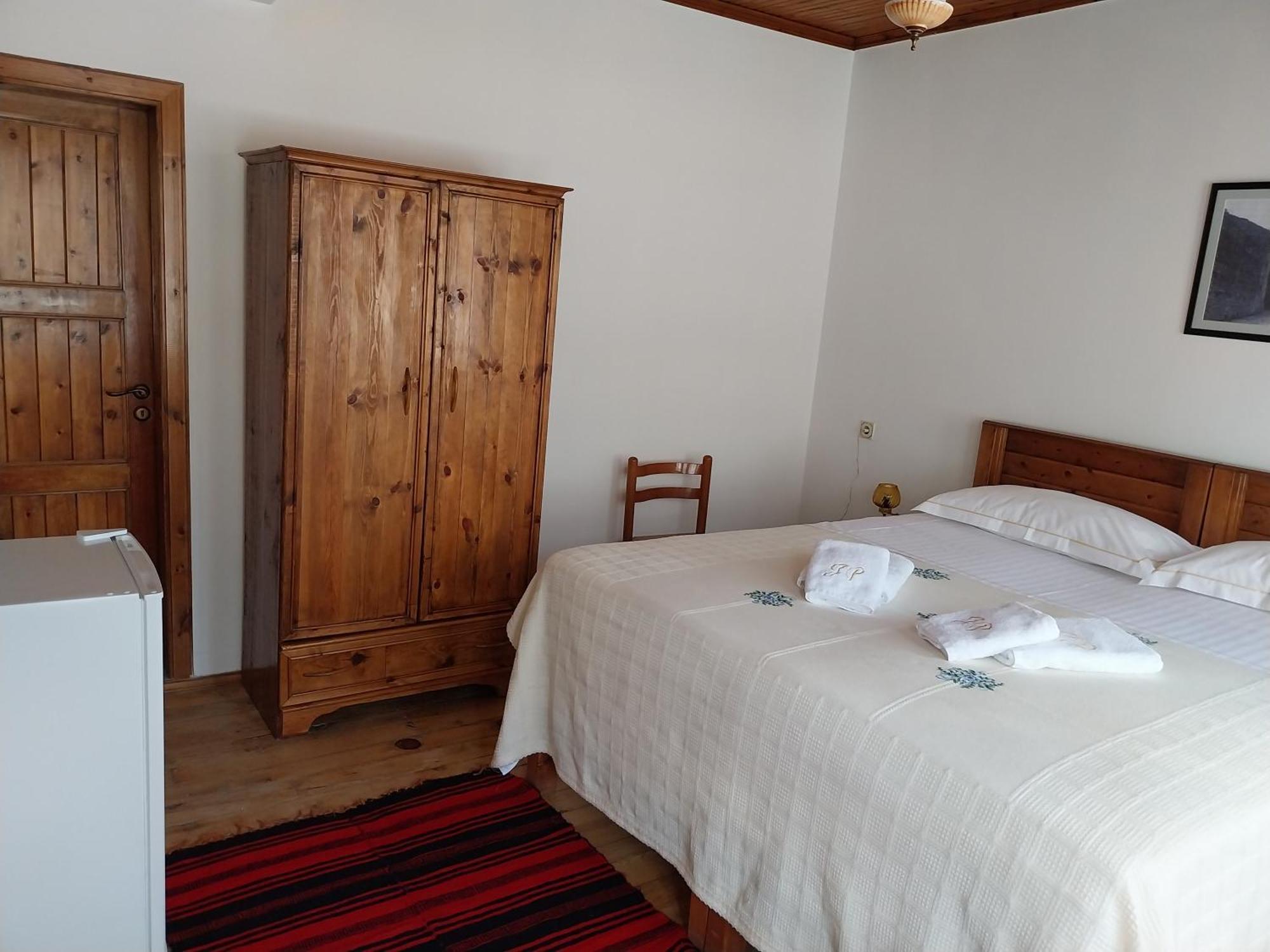 Guest House J.Prifti เบราท ภายนอก รูปภาพ